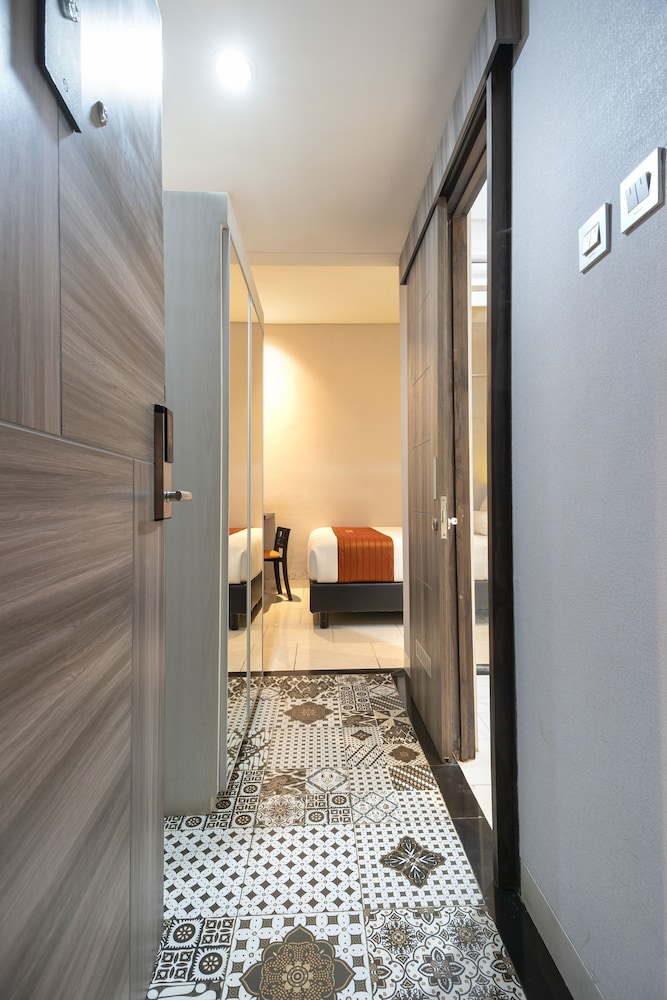 front one boutique karawang