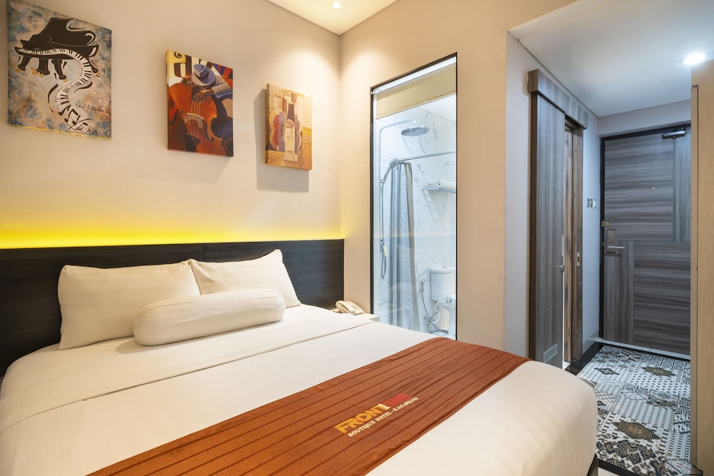 front one boutique karawang