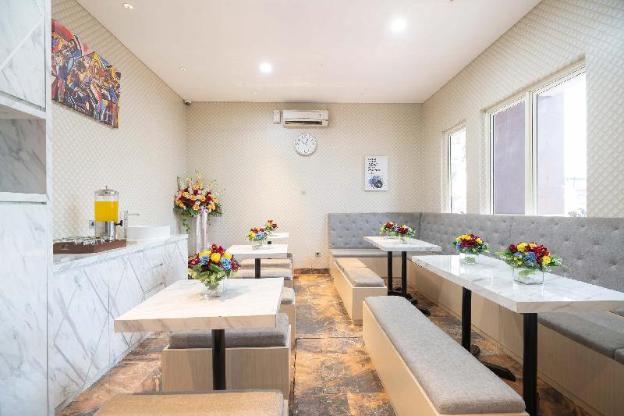 front one boutique karawang