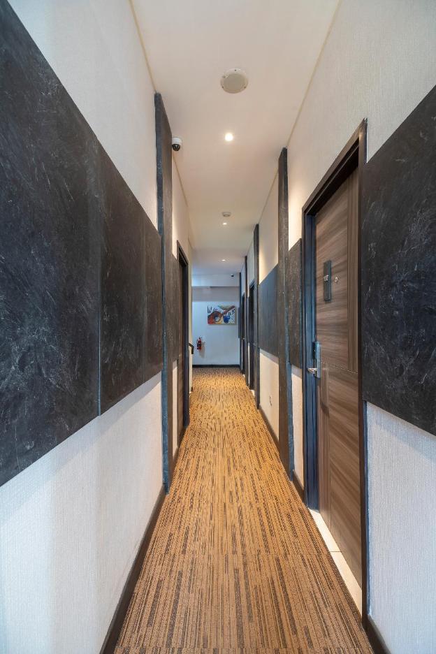 front one boutique karawang