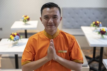 front one boutique karawang