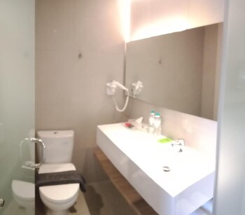 zuri express jimbaran