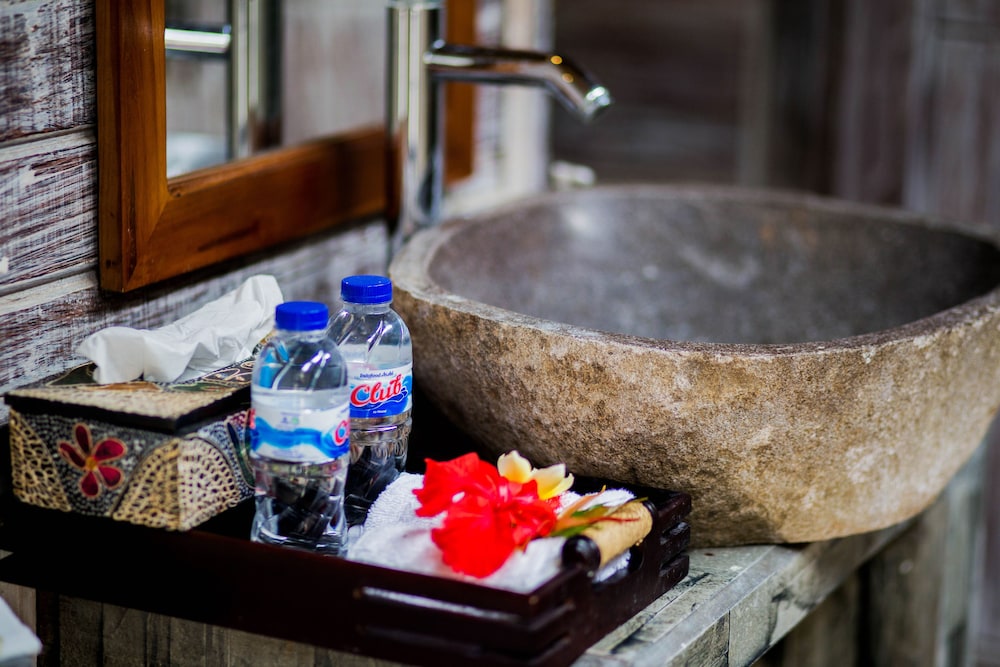 the syron huts lembongan