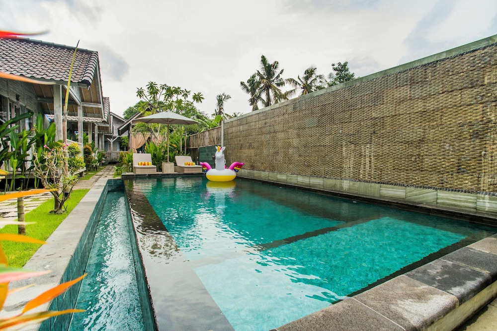 the syron huts lembongan