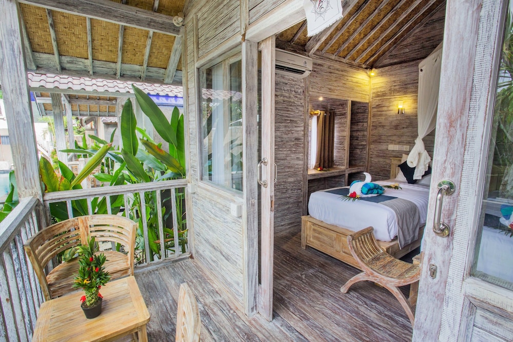the syron huts lembongan