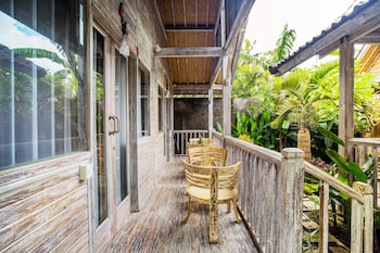 the syron huts lembongan