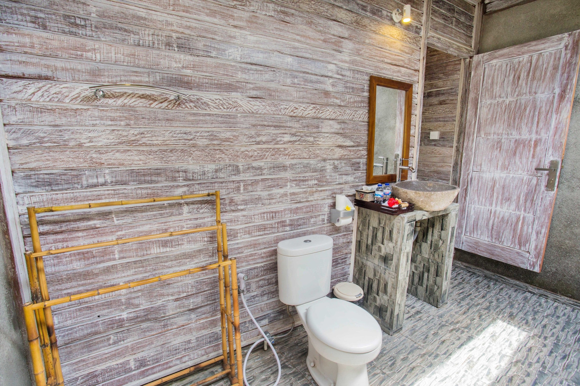 the syron huts lembongan