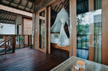 Bale Gede Nusa Lembongan,In Lembongan Island (Mushroom Bay),3.5 star