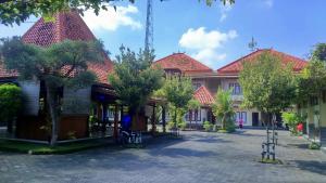 grand cepu hotel