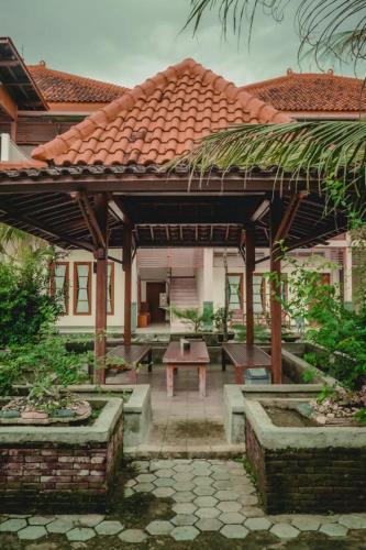 grand cepu hotel