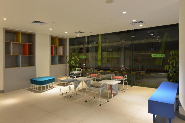 pop hotel solo