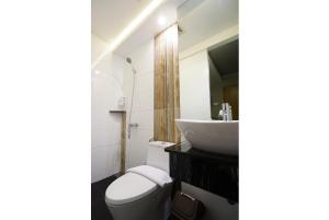 the lively hotel kualanamu airport medan