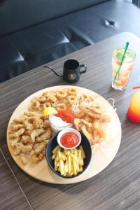 the lively hotel kualanamu airport medan