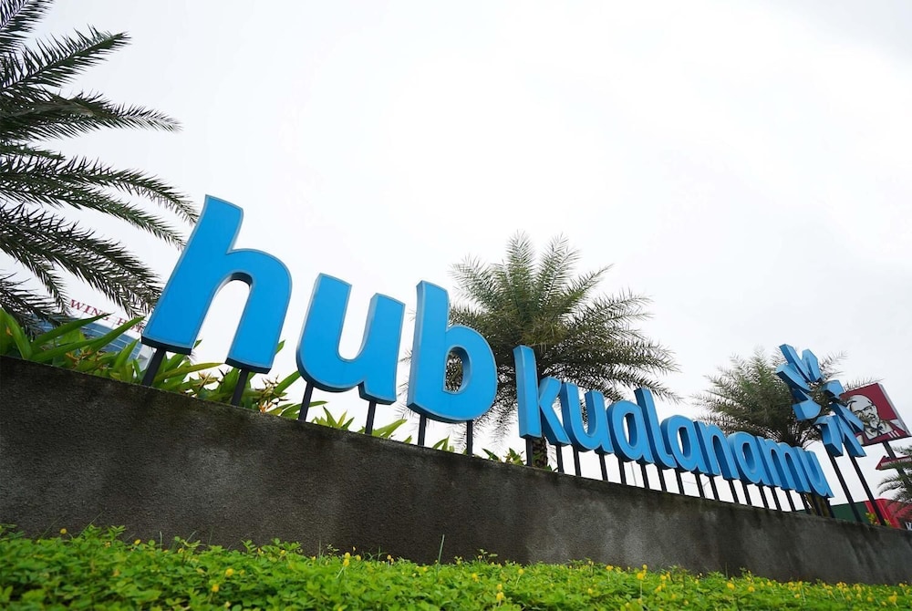 the lively hotel kualanamu airport medan
