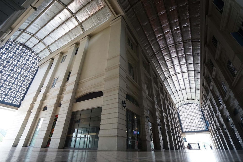 the lively hotel kualanamu airport medan