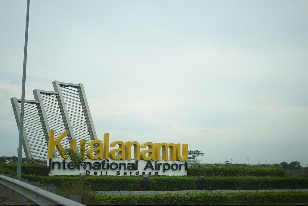 the lively hotel kualanamu airport medan
