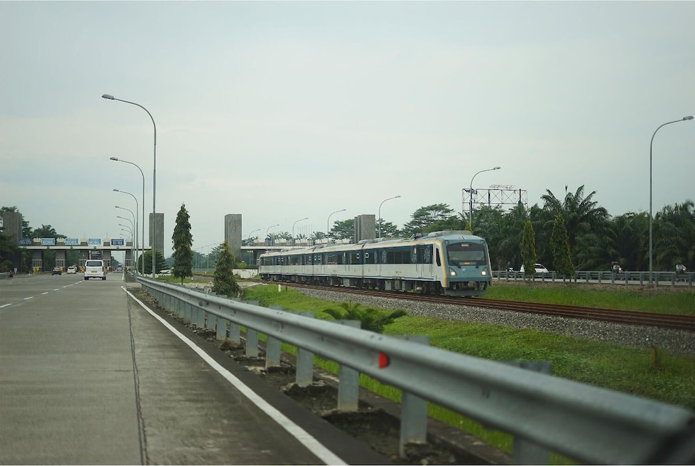 the lively hotel kualanamu airport medan