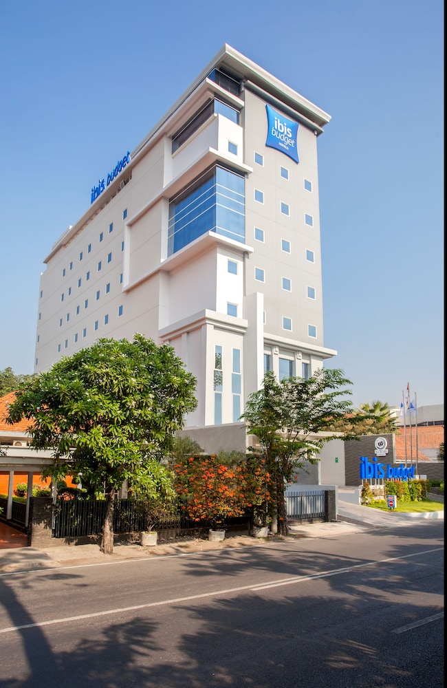 ibis budget surabaya diponegoro