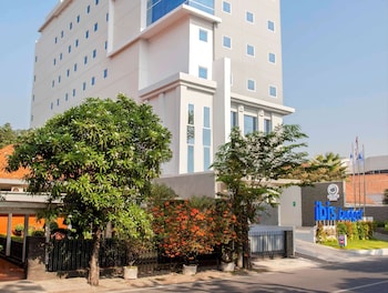 ibis budget surabaya diponegoro