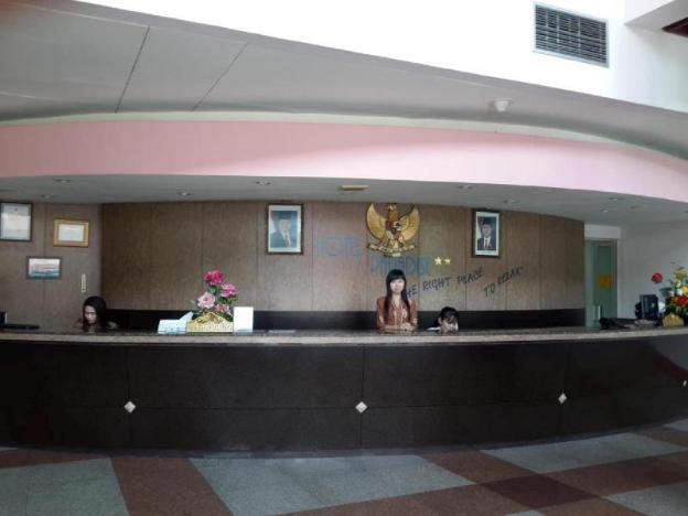 paradise hotel