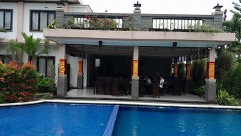 dhyanapura city hotel