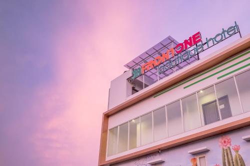 three eight front one boutique batu