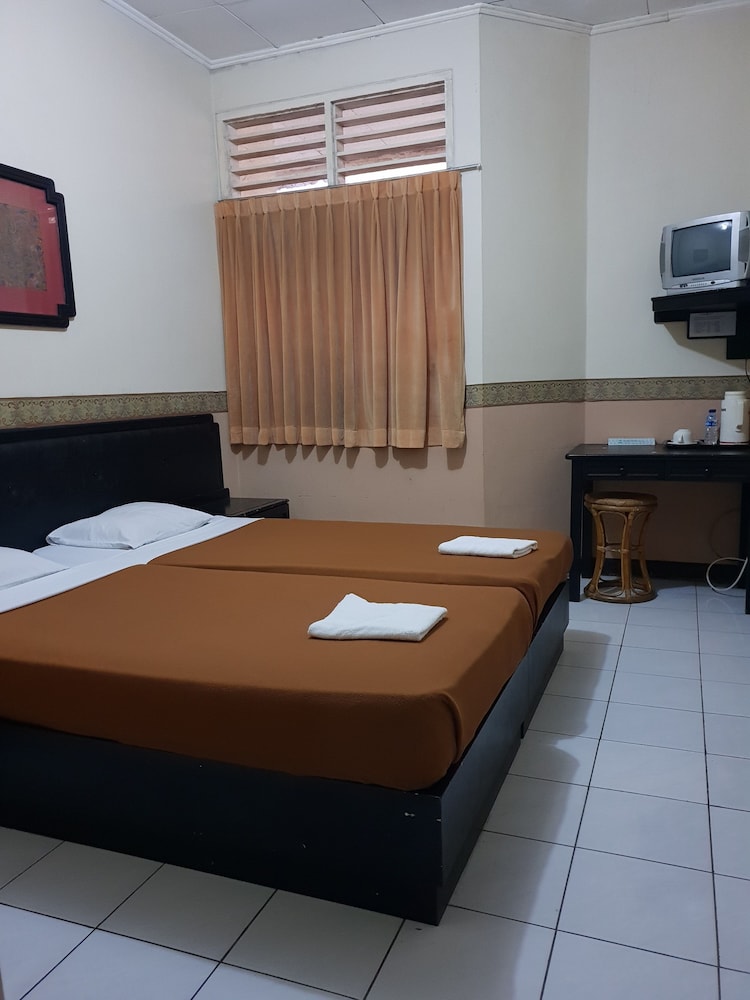 hotel cisarua indah