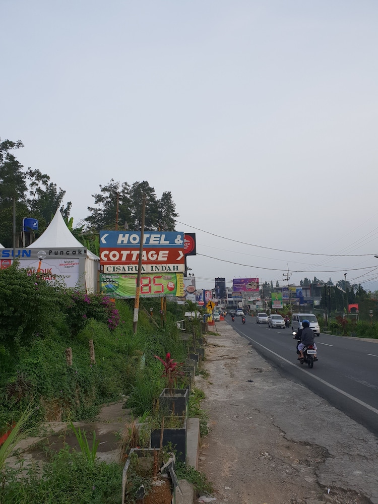 hotel cisarua indah