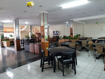 hotel cisarua indah