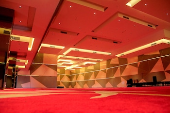 grand metro hotel tasikmalaya