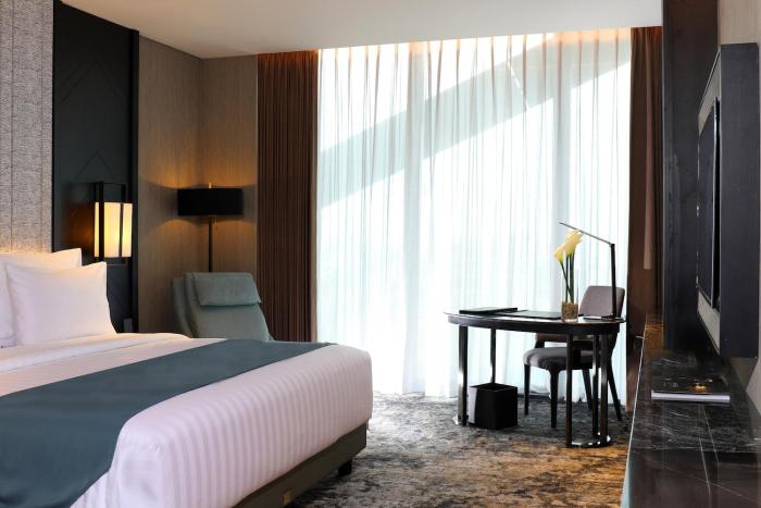 jhl solitaire gading serpong