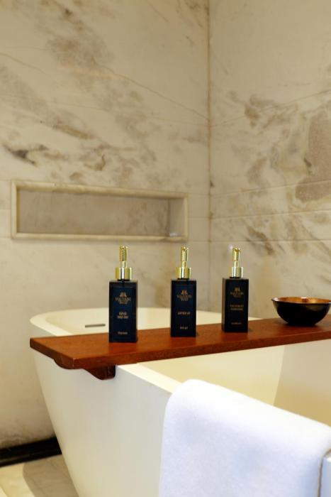 jhl solitaire gading serpong