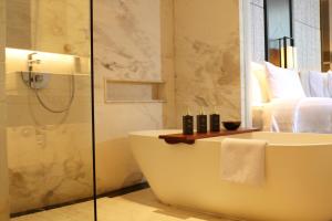 jhl solitaire gading serpong