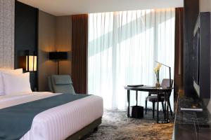 jhl solitaire gading serpong