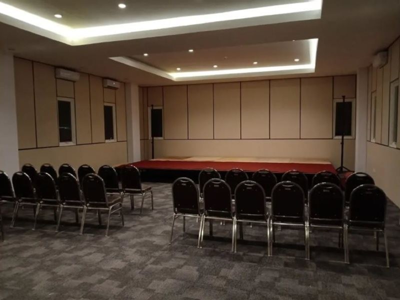 Front One Inn Kediri,Ngasem>>Kediri,3 star