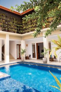 apple villa and suite seminyak