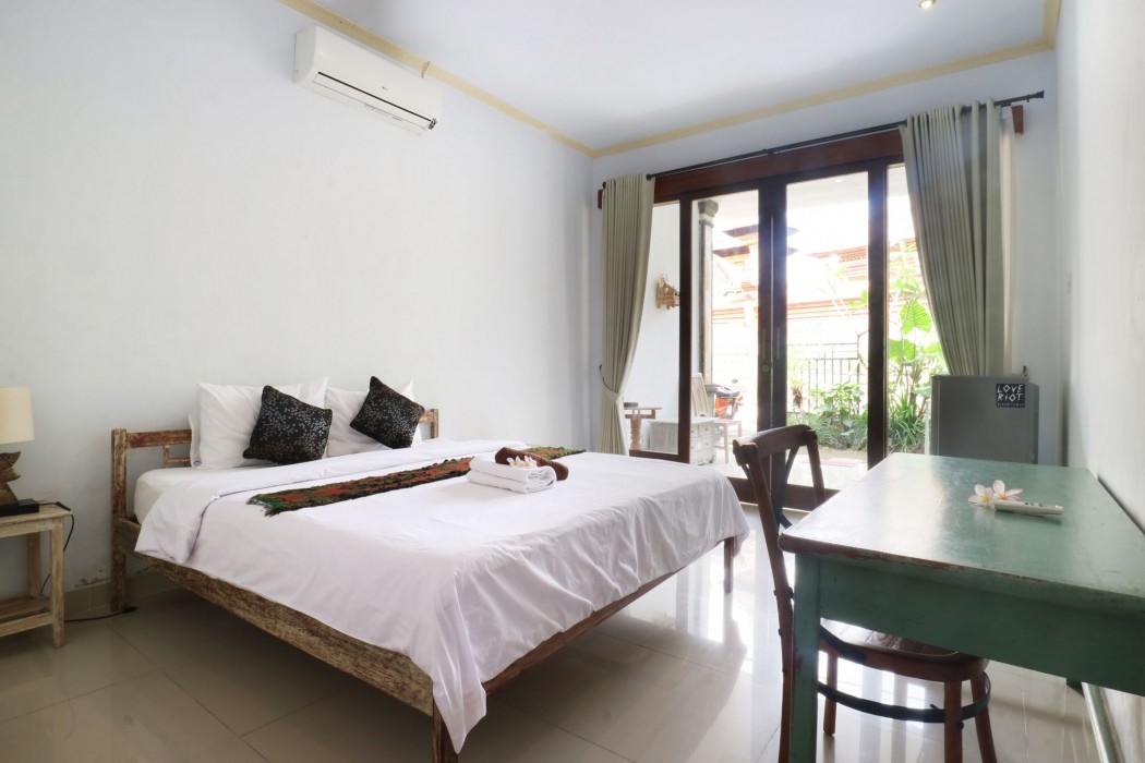 the wina echo beach guesthouse