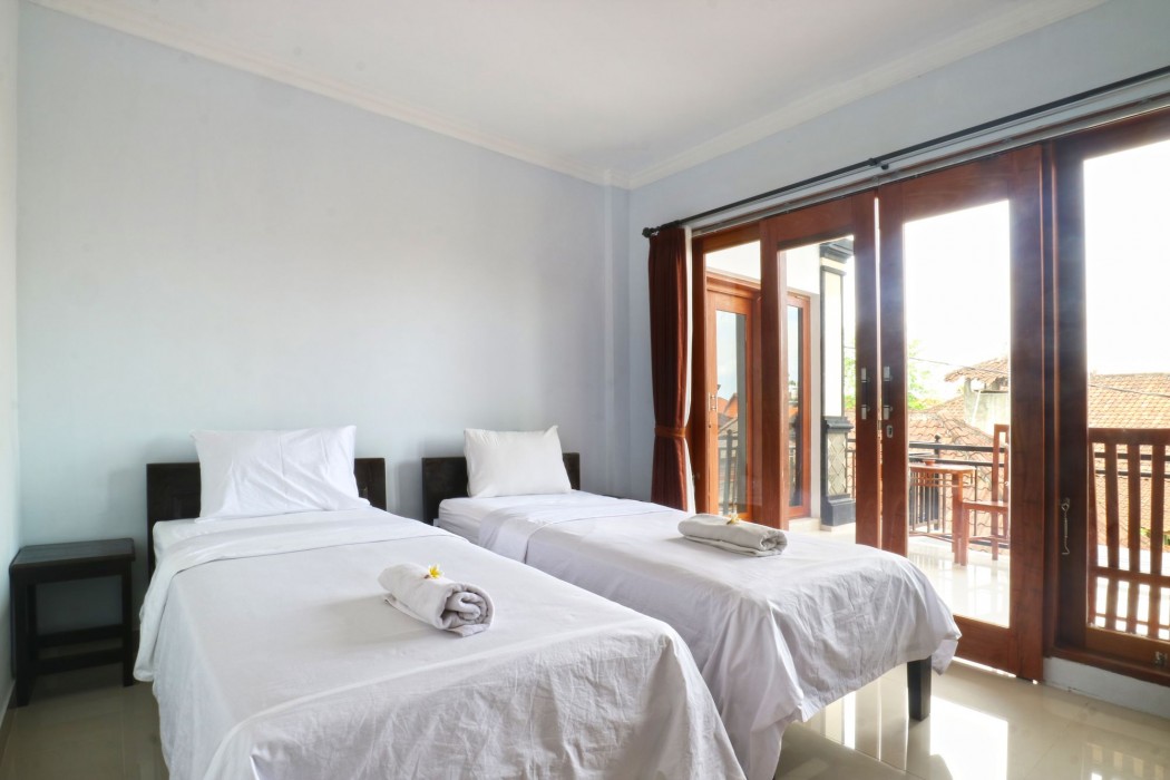 the wina echo beach guesthouse