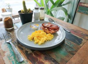 the wina echo beach guesthouse