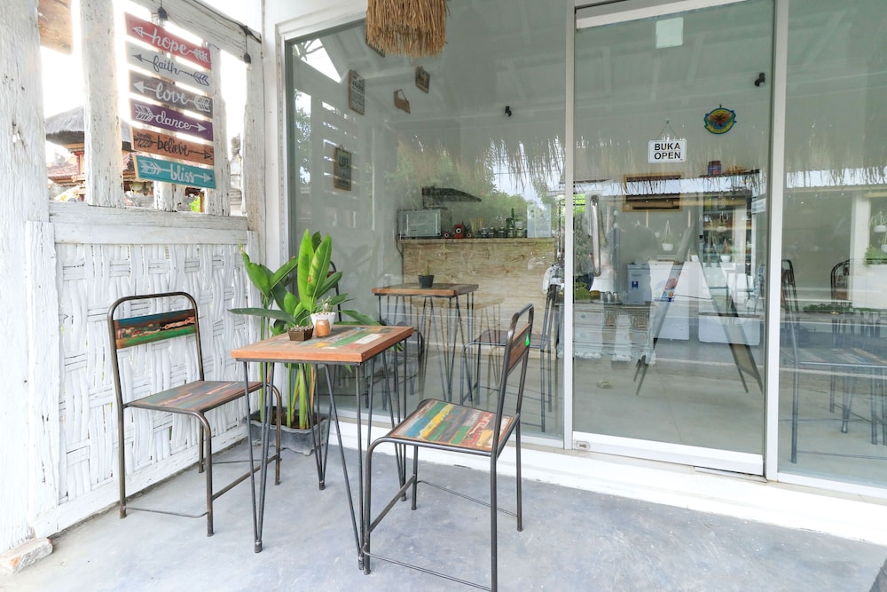 the wina echo beach guesthouse