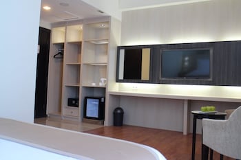 hom premiere abepura by horison
