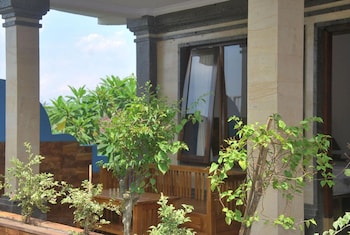 bulan bali homestay