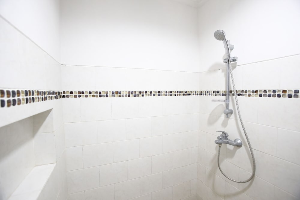 reddoorz plus guntur raya setiabudi