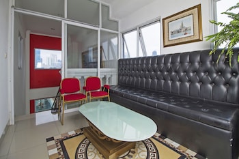 reddoorz plus guntur raya setiabudi