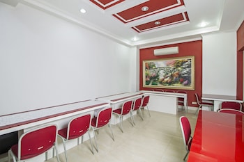 reddoorz plus guntur raya setiabudi