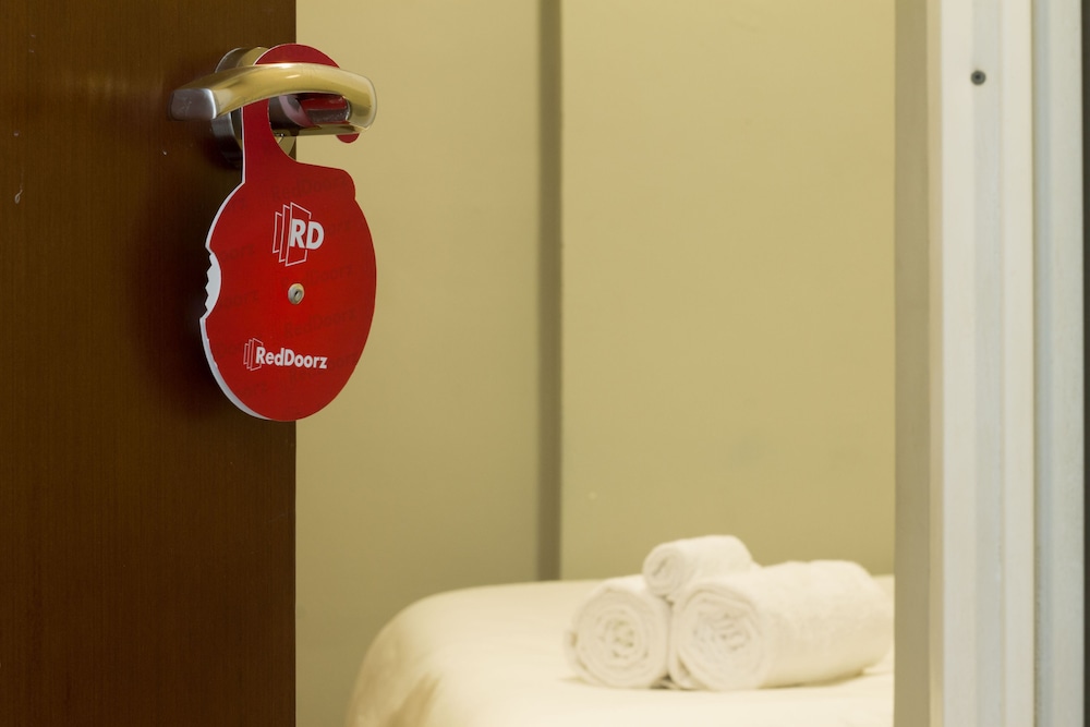 reddoorz plus guntur raya setiabudi