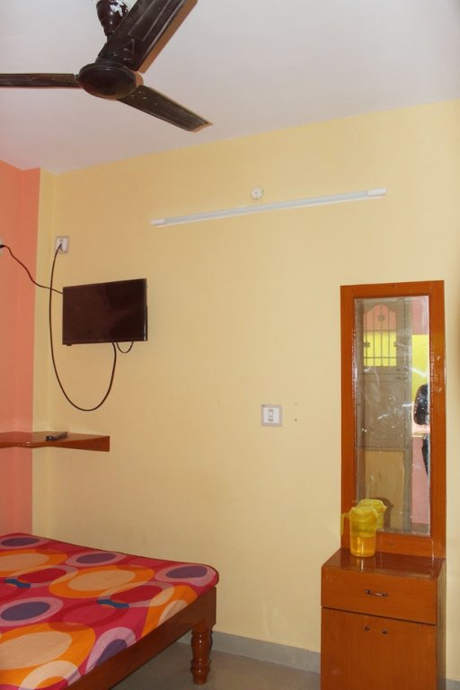 sai murugan lodge