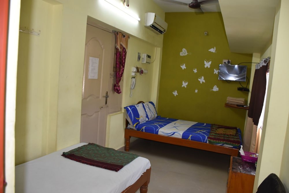 sai murugan lodge