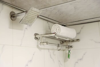 hotel plaza executive kurla