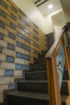 hotel plaza executive kurla